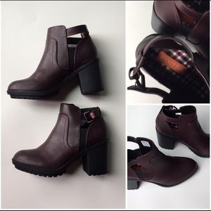 NWOT Rocket Dog Heel